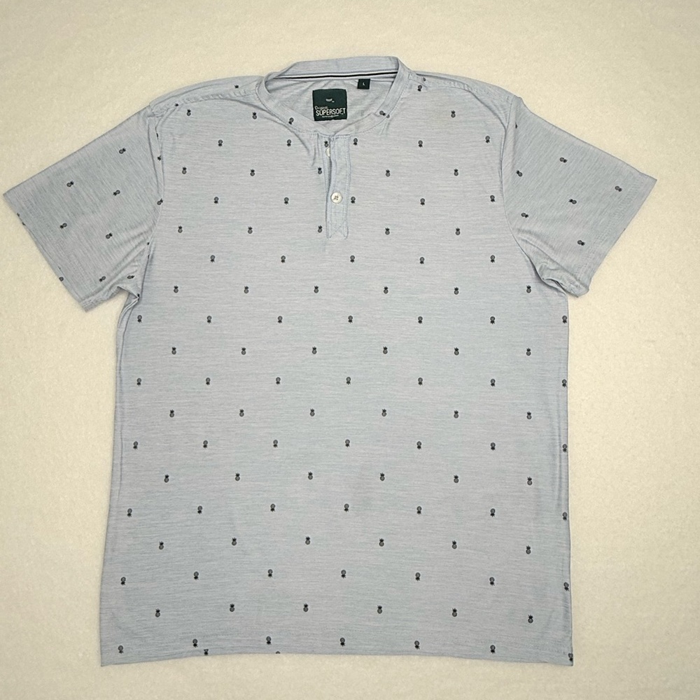 Men's Light Blue with a Hint of Gray Patterned Shirt Pre-Owned Large